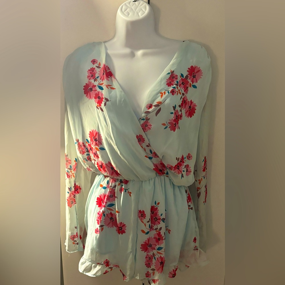 Altar’d State Fancy Low-cut Floral Romper (S)